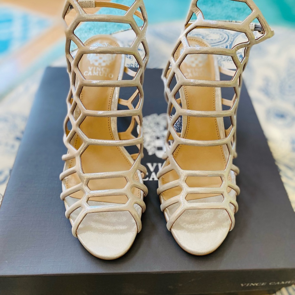 Vince Camuto strappy shoe - Picture 2 of 10